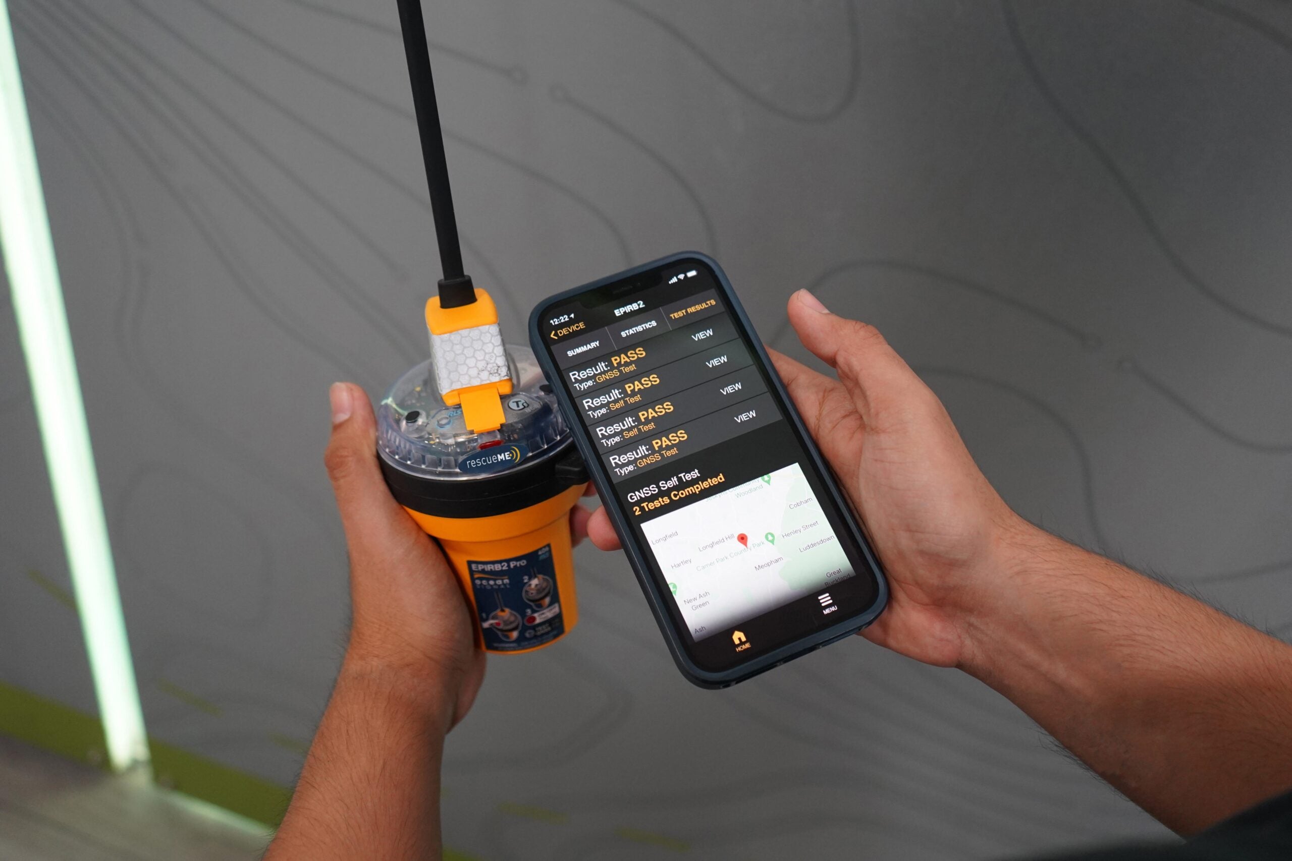 Ocean Signal rescueME EPIRB2 Pro Cat I with RLS & NFC (702S-04218)