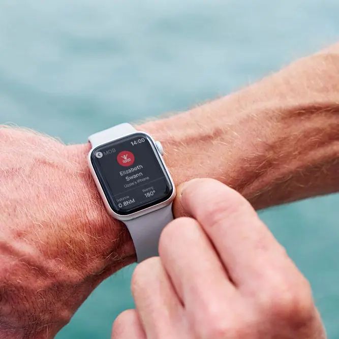 em-trak X100 NMEA 2000 Bluetooth Wi-Fi VHF/DSC Radio with Class B AIS and Antenna Splitter (431-0001)