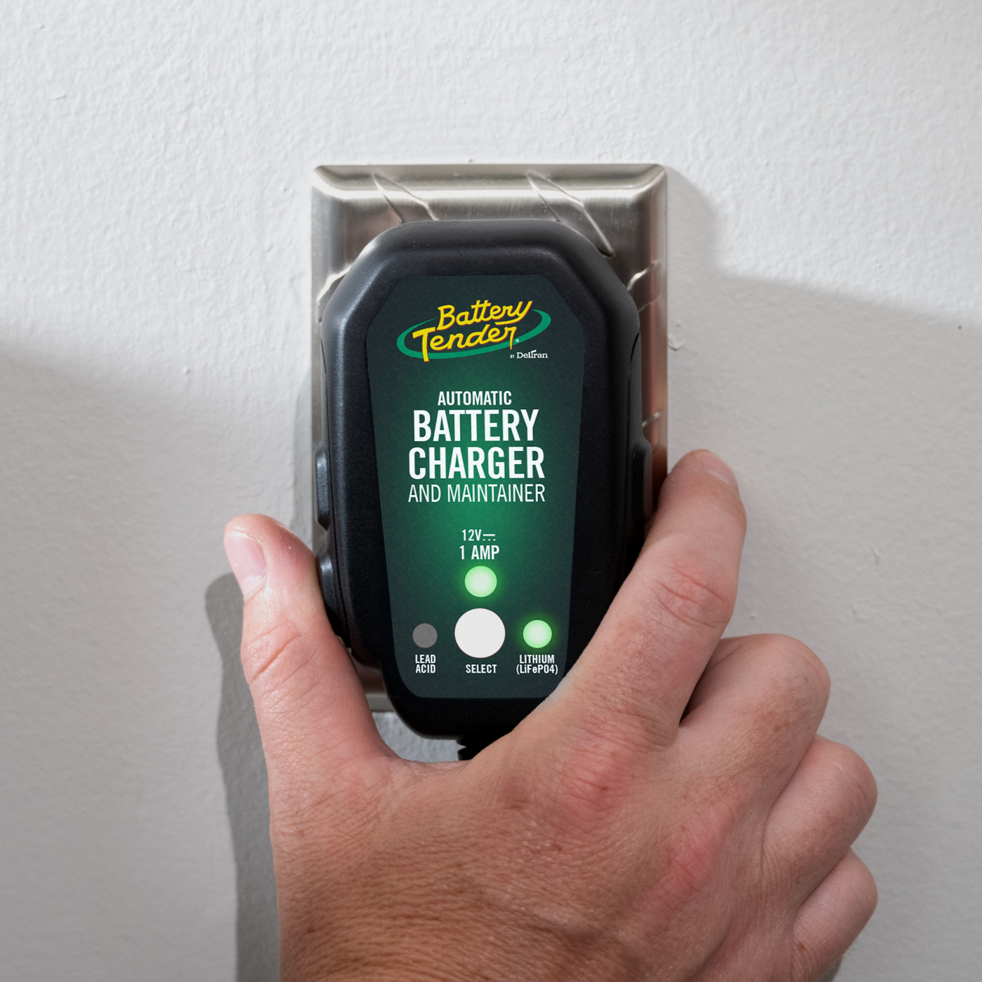 Battery Tender 12V 800M Amp Lead Acid/Lithium Selectable Battery Charger (022-0199-DL-WH)