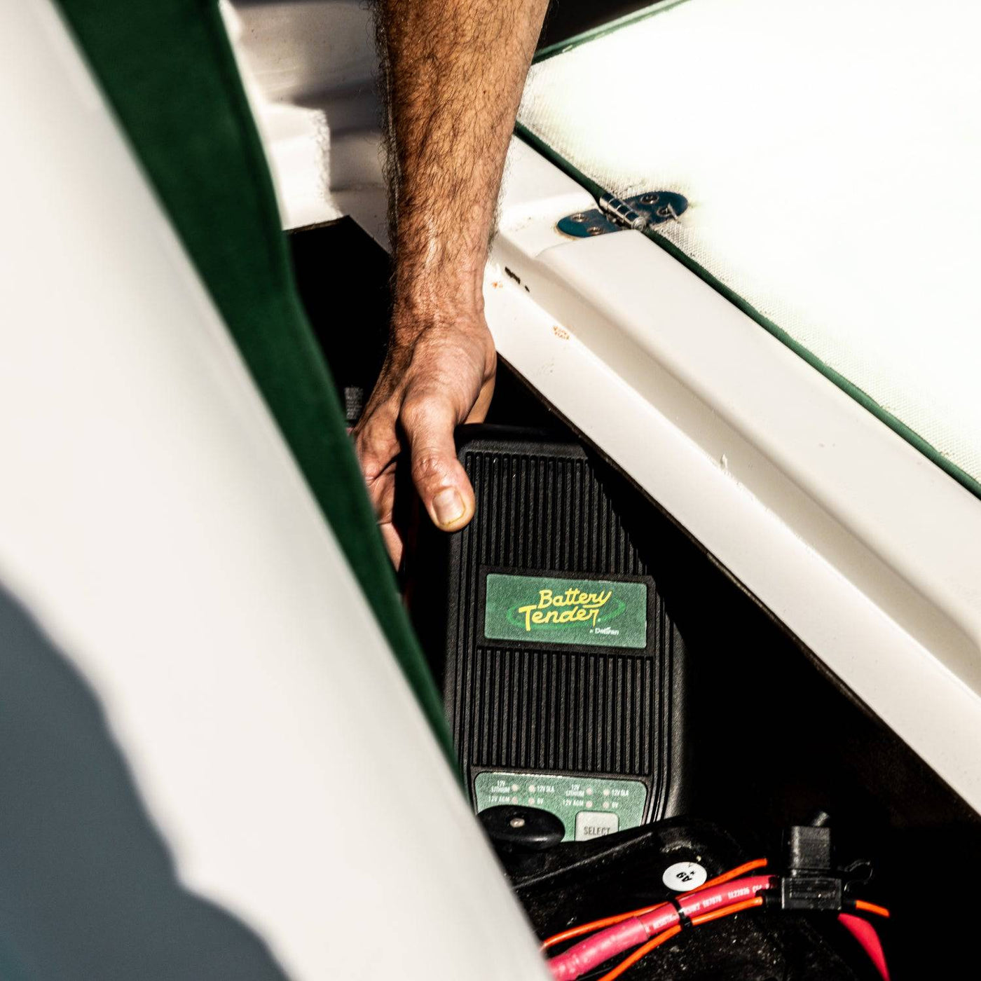 Battery Tender WaveCharge Pro 2-Bank 12V 20 Amp Battery Charger (022-1007-DL-WH)