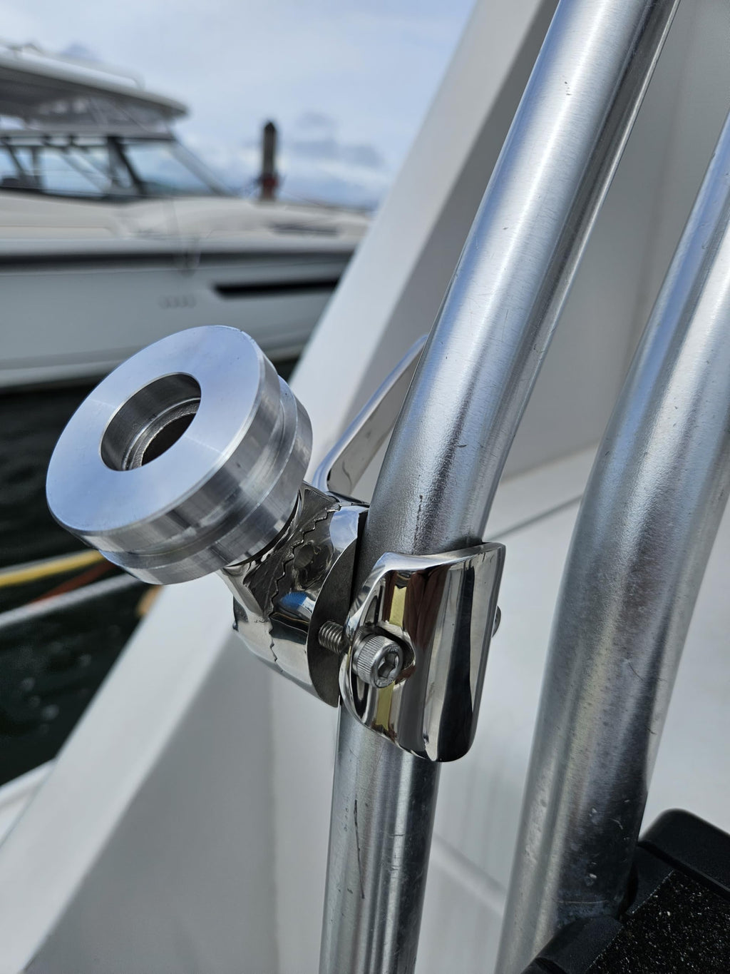 LocMarine LM-SMINI-RL 8640 Starlink Mini Coupling with Adjustable Stainless Steel Rail Mount Base Kit